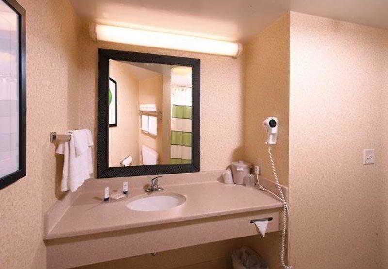 Fairfield Inn & Suites By Marriott Brunswick Freeport Экстерьер фото