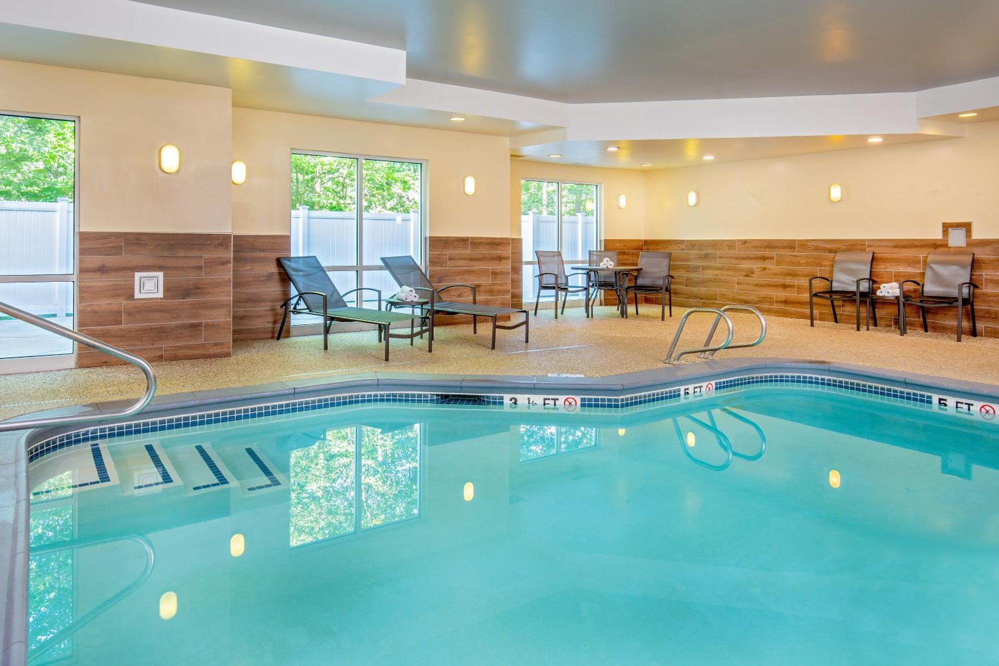 Fairfield Inn & Suites By Marriott Brunswick Freeport Экстерьер фото