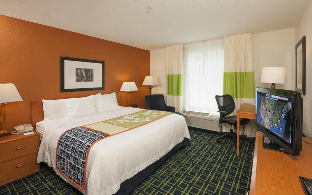 Fairfield Inn & Suites By Marriott Brunswick Freeport Экстерьер фото